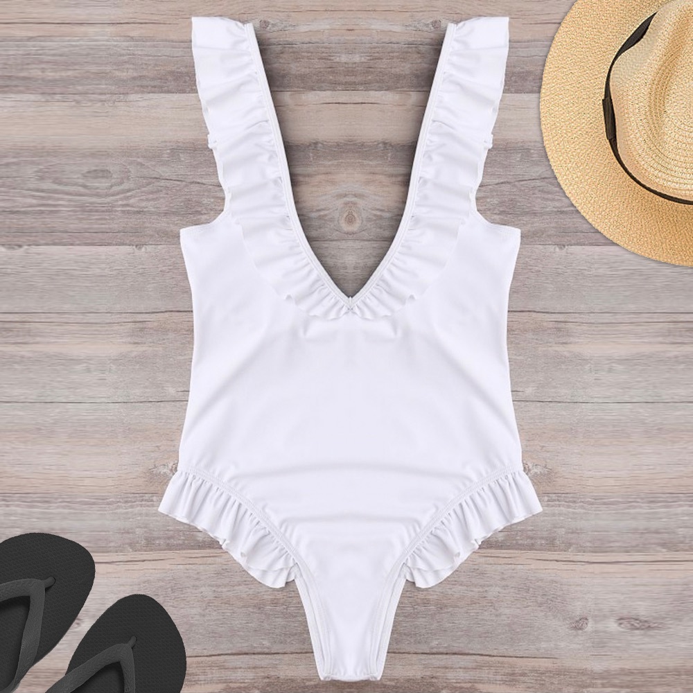 ⭐️ Never Worn - Flattering V neck Ruffle Swimsuit